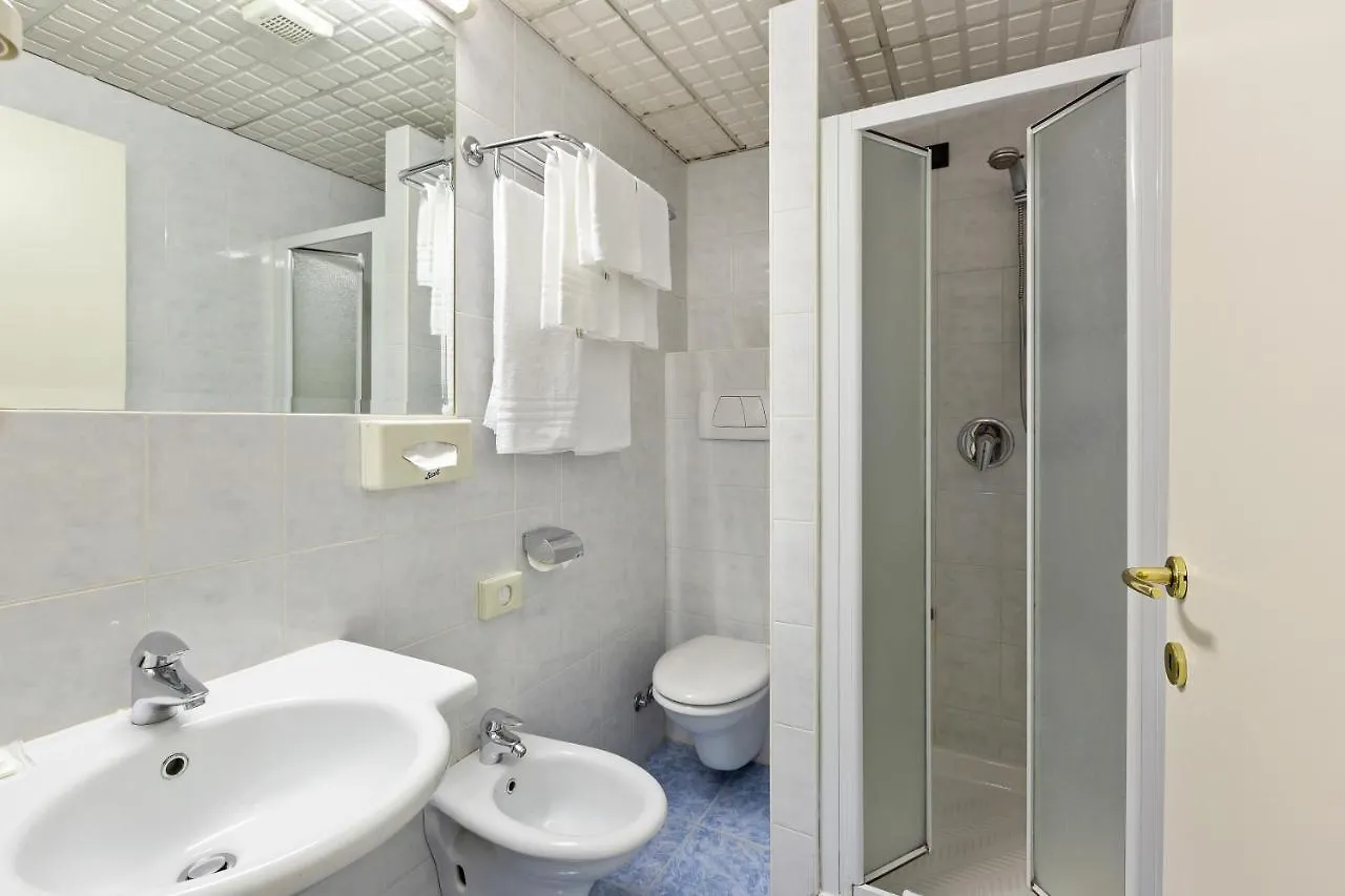 Ginosi Arizona Hotel Milano 3*,